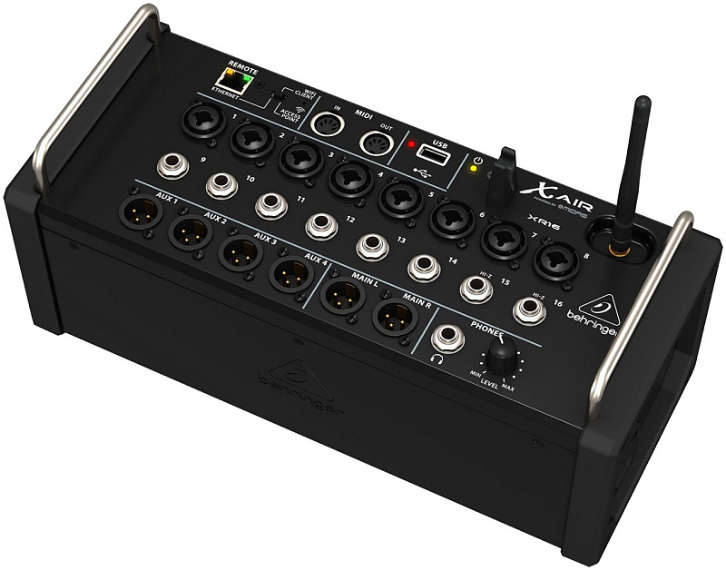 Фото Behringer XR18