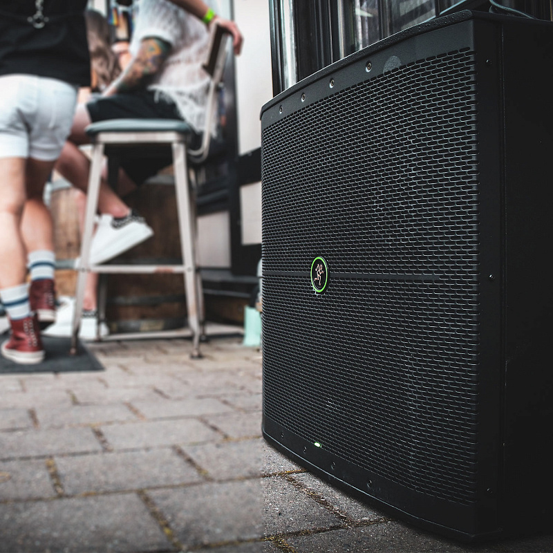 Фото Активный сабвуфер Mackie Thump118S