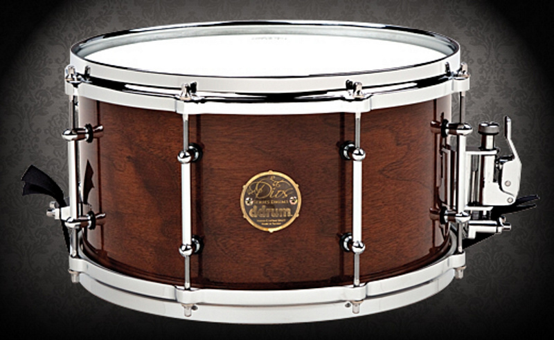 Фото DIOS SD 7X13 WALNUT/Малый барабан 7"х13" серии Dios, орех, покрытие - Clear Gloss/DDRUM