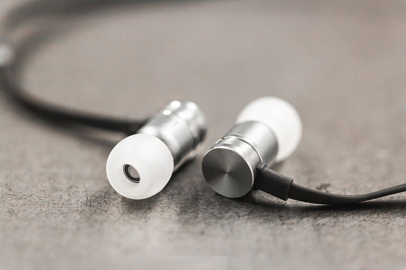 Фото MASTER&DYNAMIC ME01G-A